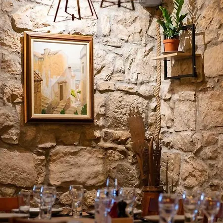 Magli Каштела
