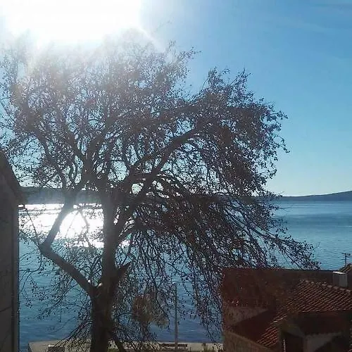 Magli * Kastela